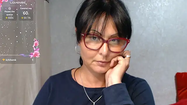Živý XXX chat _Brynetka_