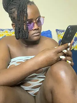Busty_Bambii254 – Naživo XXX chat