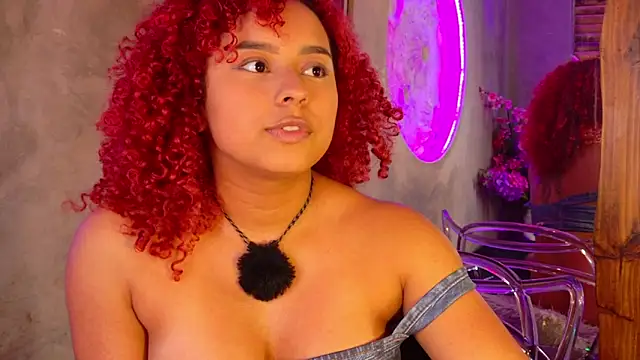 XXX chat uživo modela lara_curly