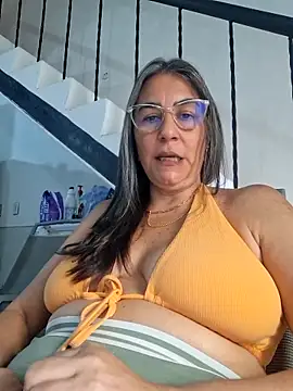Chat +18 de katy_randy1 ao vivo