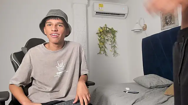 jacob_cum23's Webcam Show