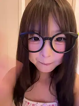 lelebaybay888 在線直播表演