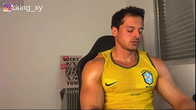 Lucasfit24 – Naživo XXX chat