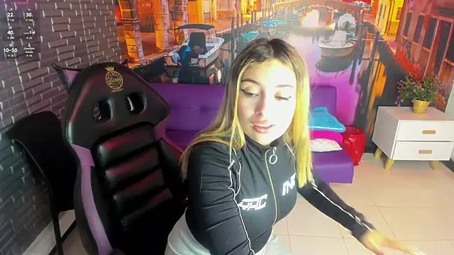 Chat +18 de Tamaraa_velez ao vivo
