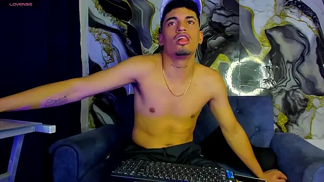 Ares_DAMM Adlı Modelin Canlı XXX Sohbeti