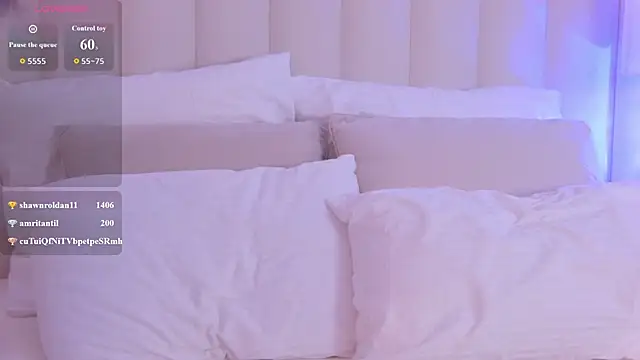LisaDeviss' Live XXX Chat
