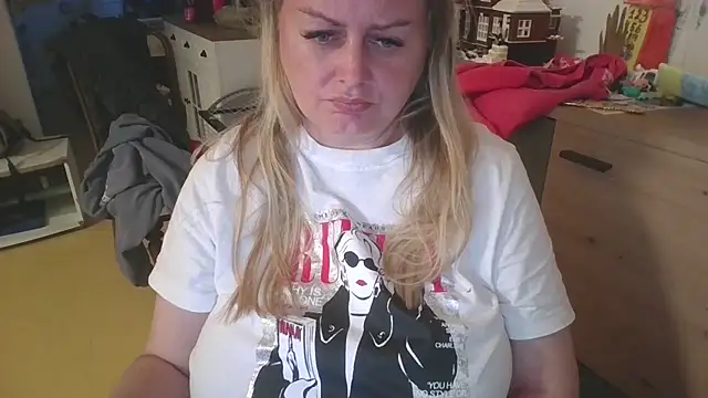 Czat XXX na żywo – Meliss_Official9