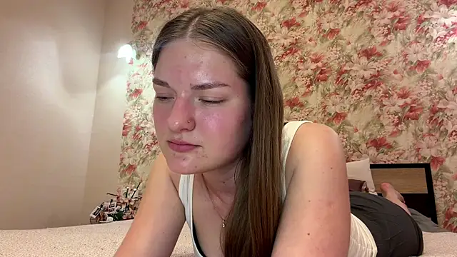 lizzzanatooo's Live XXX Chat
