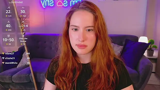 ChloeAster Adlı Modelin Canlı XXX Sohbeti