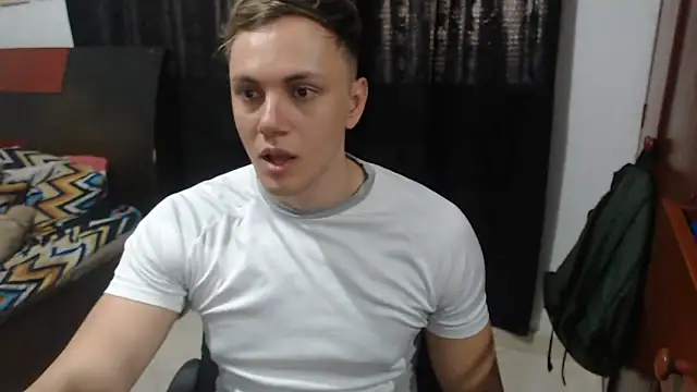 Онлайн чат XXX kike_energy
