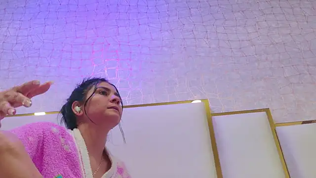 paola_rodriguez's Live XXX Chat