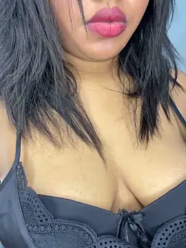 XXX chat uživo modela __Tamil_Hot_Chellakutty__