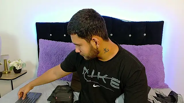 ander_montoyaa – Naživo XXX chat