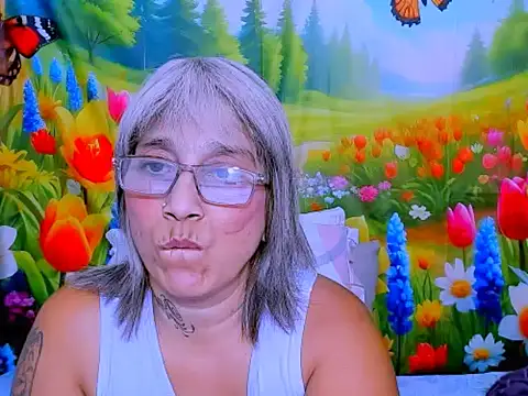 Chat +18 de indianroxy ao vivo