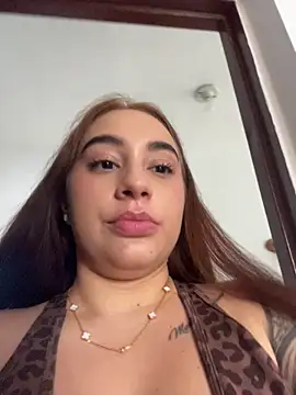 Devora222_ Adlı Modelin Canlı XXX Sohbeti