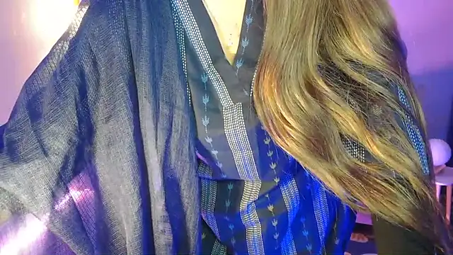 Mitikaa Live XXX Chat