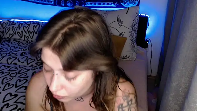 Chatroom XXX en direct de AlienforTwenty