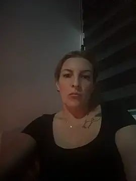 Czat XXX na żywo – Hot-Milf4U
