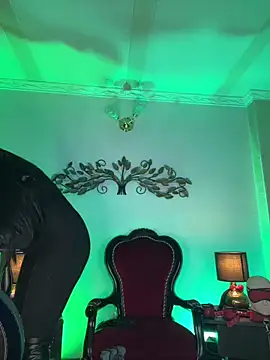 Madamedaphne_ Adlı Modelin Canlı XXX Sohbeti