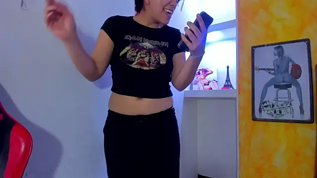 Raven_Rouge_ élő XXX-chatje