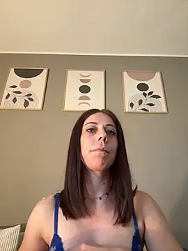 Chat +18 de Luna_licous ao vivo