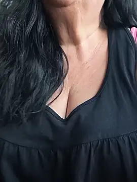 KICIA10's Live XXX Chat
