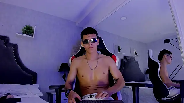 DylanRoyce_ Live XXX Chat