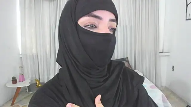Uzra_hayed's Webcam Show