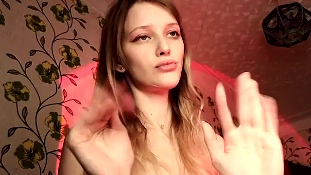 StarFrom_Hell Adlı Modelin Canlı XXX Sohbeti