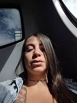 دردشة Emily_Kooper الجنسية المباشرة