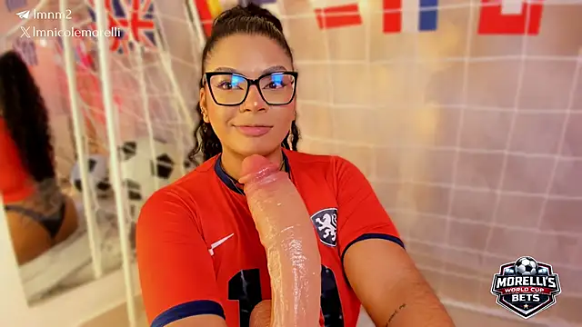 Nicolemorelli2 – Naživo XXX chat