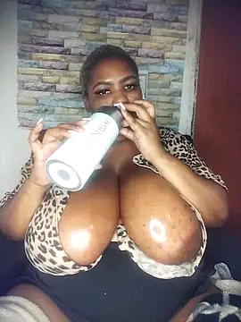 XXX chat uživo modela queenbusty