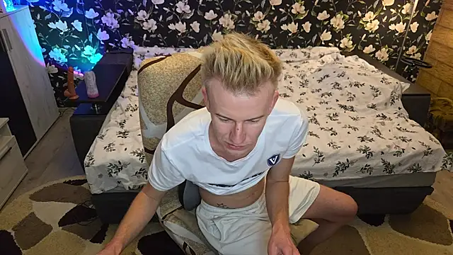 Vuitton Live XXX-chat
