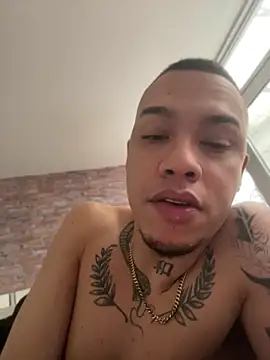AlphaMasterXxx 라이브 XXX 채팅
