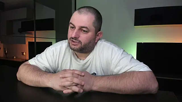 XXX chat uživo modela DravenPeak