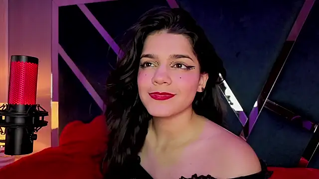 Chat +18 de ValerieKay_ ao vivo