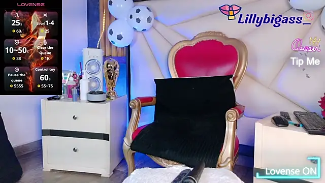 LilyyBigAss 现场XXX聊天