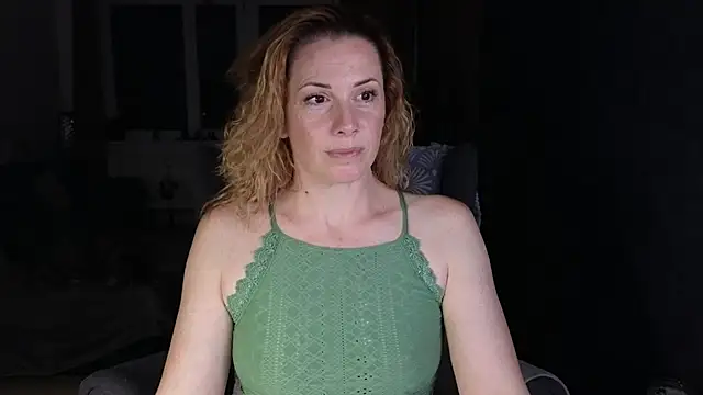 Show modela MichellePurple na web-kameri
