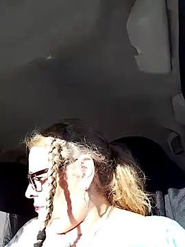 momismilf544's Live XXX Chat