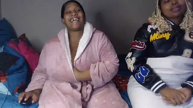 Chatroom XXX en direct de PIXIEBITCHXXX26