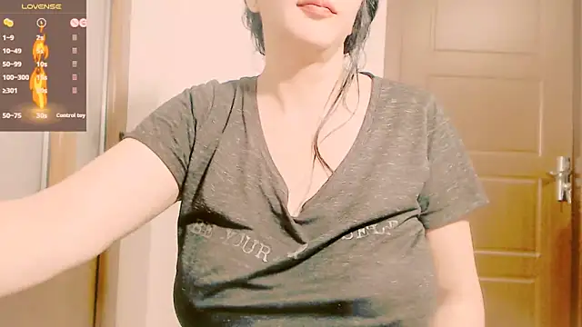 _magic_smile_11's Live XXX Chat