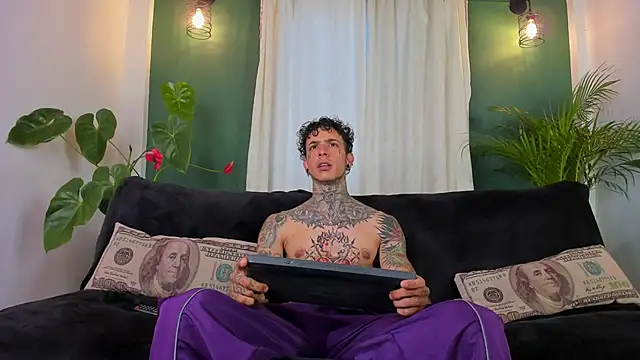Chat XXX ao vivo de Aron_ford