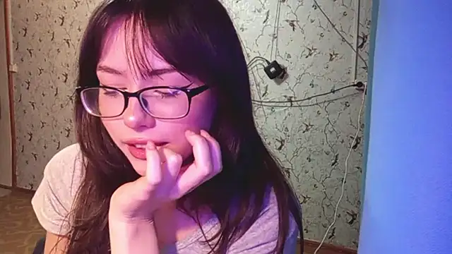 DelicaBrome – Naživo XXX chat