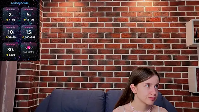 MyrtaMcclaney Chat XXX in diretta