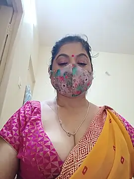 Ratna-777's Live XXX Chat