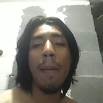 AlexAlejandro13 élő XXX-chatje