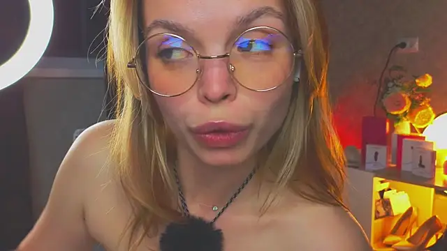 sinteas élő XXX-chatje