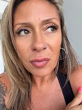 bossyroxy84: απευθείας συνομιλία ΧΧΧ
