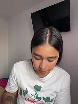 XXX chat uživo modela I_Samanthaa