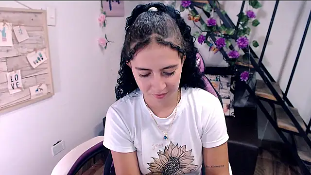 צ'אט XXX בשידור חי של samantha_baby_